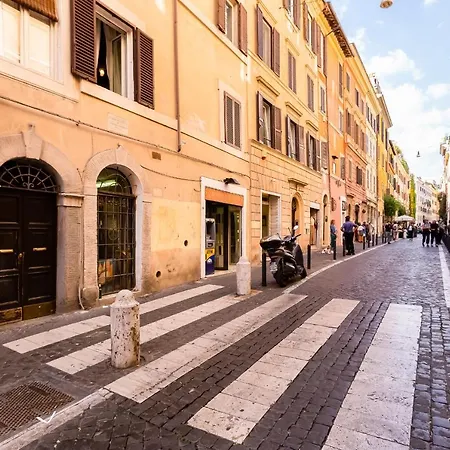 Boschetto 118 * Rome
