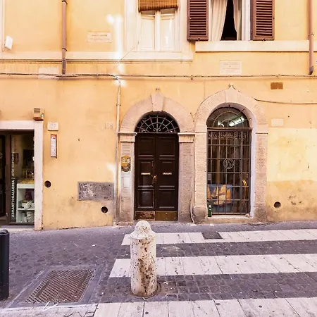 Boschetto 118 * Roma